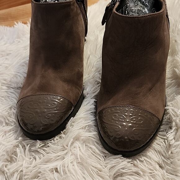 GEOX RESPIRA ANNYA SHORT BOOTIES TAUPE WOMENS 39.5 - Picture 3 of 16